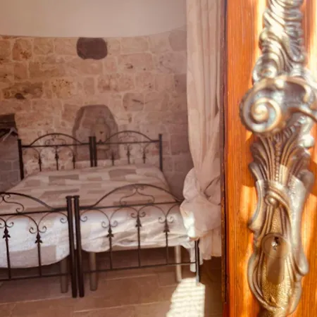 Dolce Villacastelli Guest house Villa Castelli